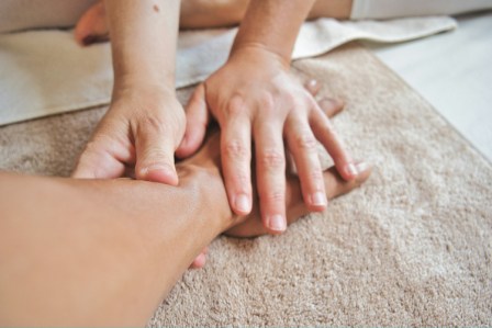Kopie von Schmerzbehandlung, chronisch,Osteopathie, Säuglinge, Berlin, Kieke, Dryneedling, Faszientechnik, Beckenboden, Kinder(03) - Kopie